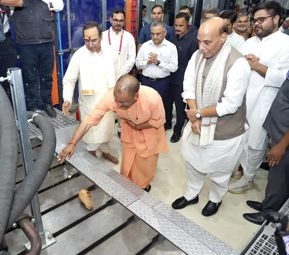 क्या नोएडा में रक्षा मंत्री राजनाथ सिंह और सीएम योगी आदित्यनाथ ने ड्रोन मैन्युफैक्चरिंग यूनिट का लोकार्पण किया?