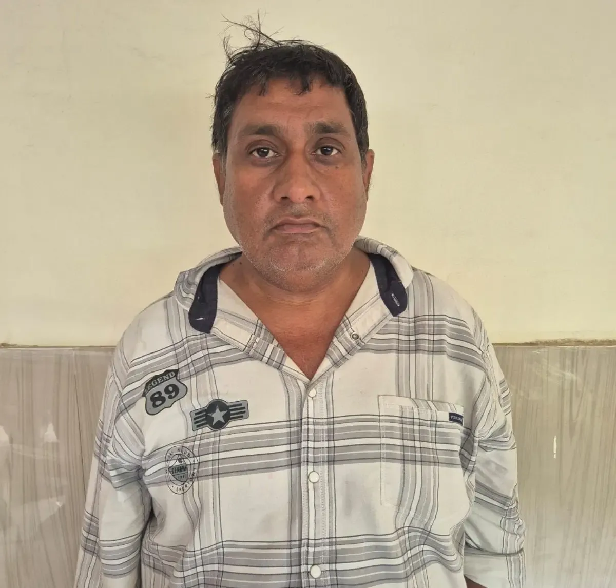 क्या नोएडा एसटीएफ ने अन्तरराज्यीय मादक पदार्थ तस्कर गैंग के 50 हजार के इनामी अपराधी यशपाल सिंह को मेरठ से गिरफ्तार किया?