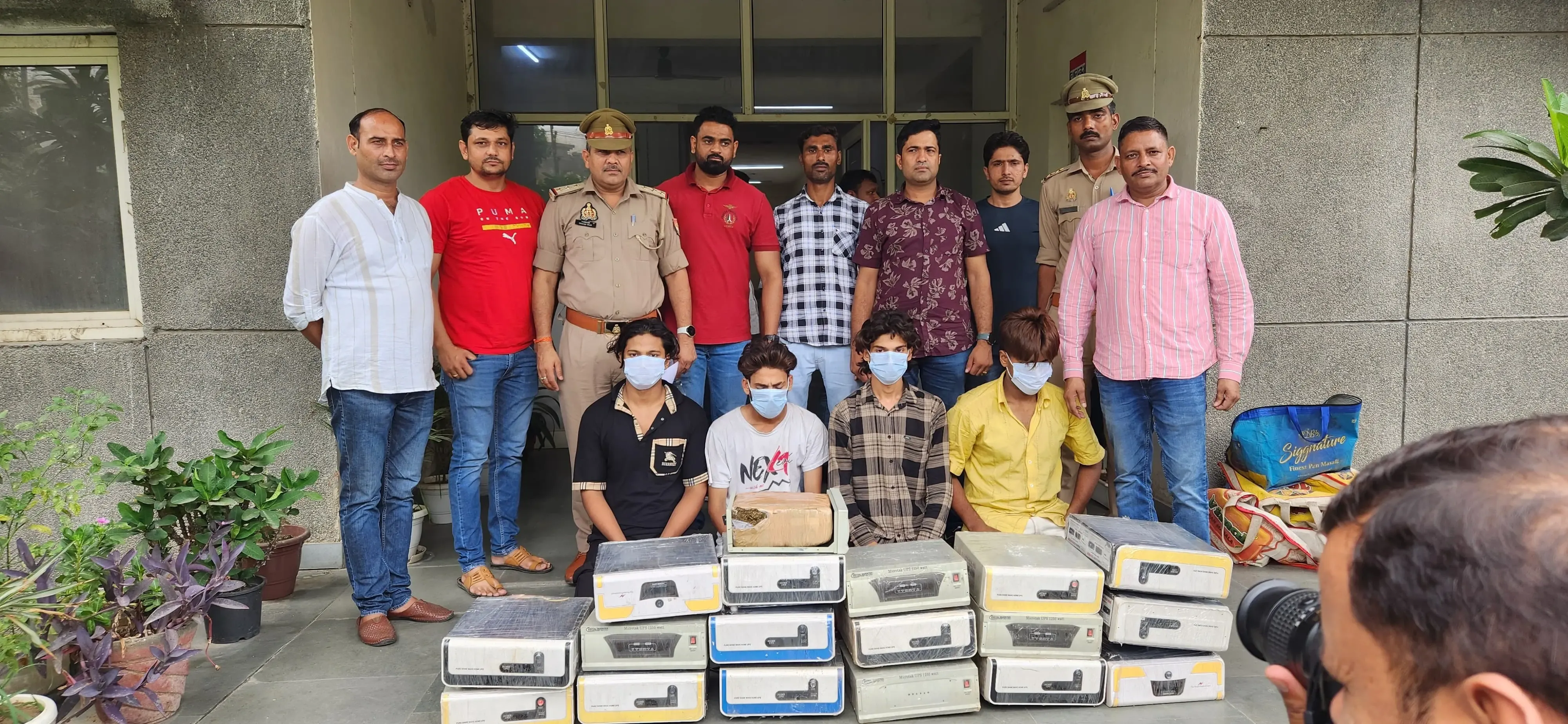 क्या नोएडा में गांजा तस्करी करने वाले चार गिरफ्तार हुए?