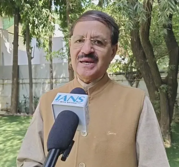 Rashid Alvi Warns Against Excluding Senior Politicians from Congress Leadership