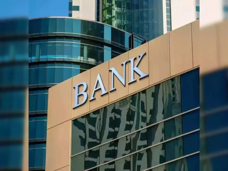 Indian Banks' NPAs Expected to Drop by 0.4% by March: Fitch