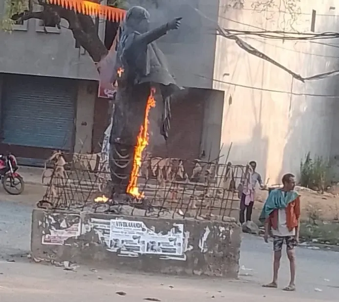 Odisha: BJP Denounces the Incineration of Biju Patnaik's Statue in Balangir
