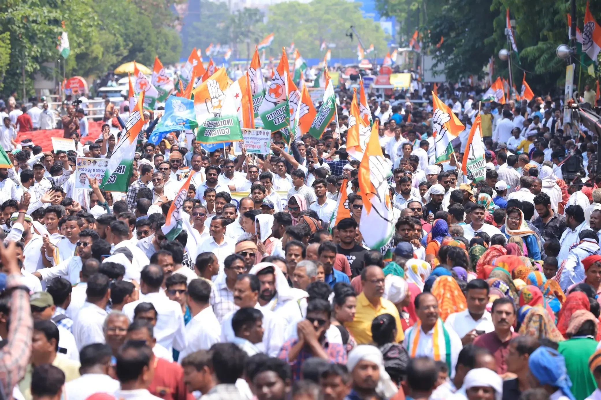 Odisha: Clash Between Congress Workers and Police During Protest Rally