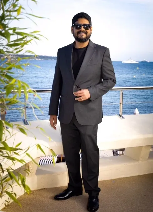 What Are Om Raut's Favorite Cuisines from Maharashtra?