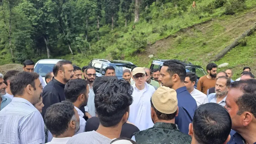 What measures did Omar Abdullah announce during his visit to Kishtwar's cloudburst site?