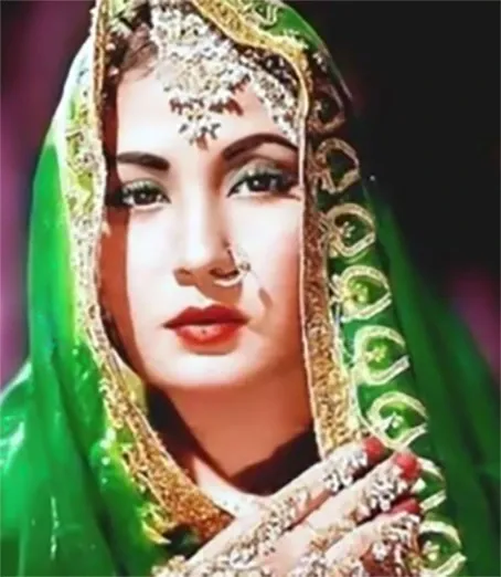 What Does Siddharth P. Malhotra Reflect on Meena Kumari’s Birth Anniversary?