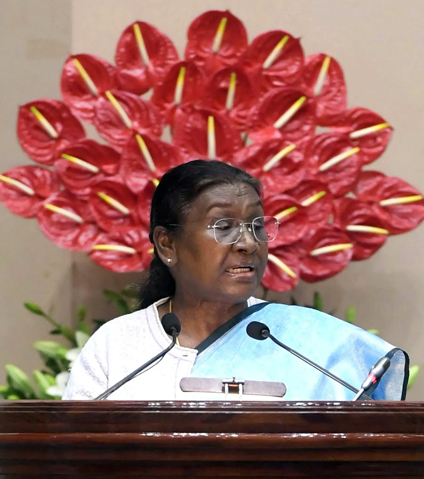 A Tribute to One of Bharat Mata's Finest: President Murmu Honors Netaji Subhas Chandra Bose