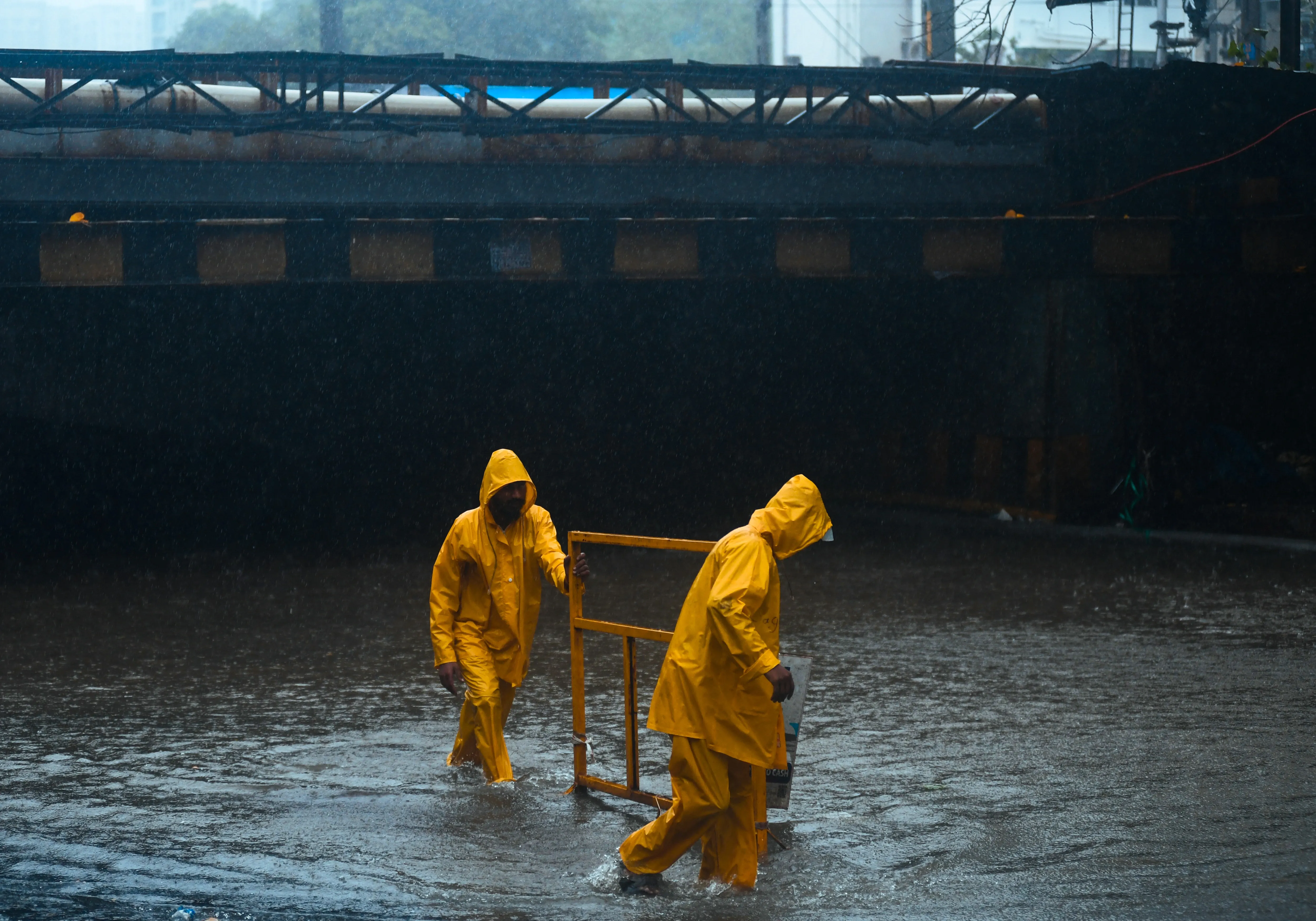 Has the Fadnavis Government Failed Mumbai Amidst Waterlogging Crisis?