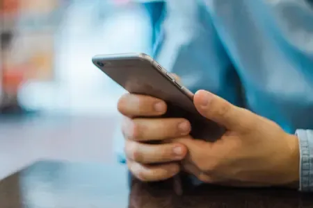 Over 80% of Indian Consumers Desire Compact Smartphones with Premium Performance: Study