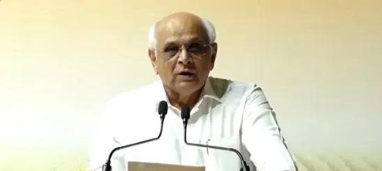 How much has been disbursed to Gujarat farmers under the 20th PM-KISAN installment?