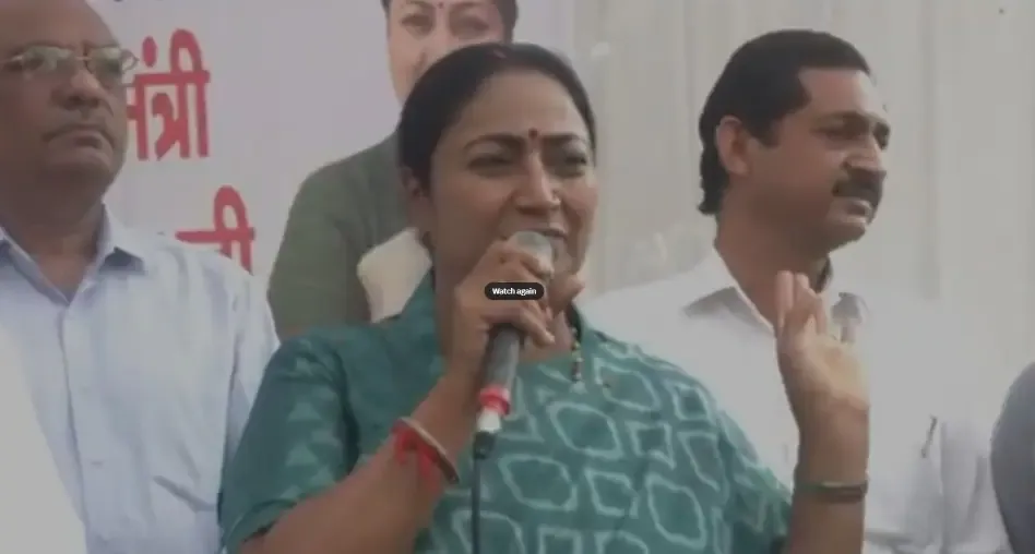 Delhi CM Rekha Gupta Launches Projects Amid Mourning