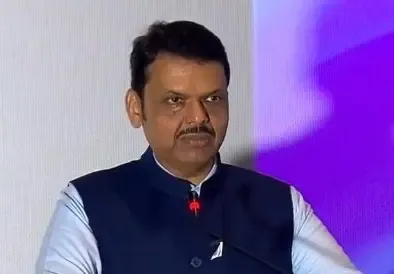 क्या पहचान पत्र के बिना विधानभवन में प्रवेश की अनुमति नहीं है? : सीएम फडणवीस