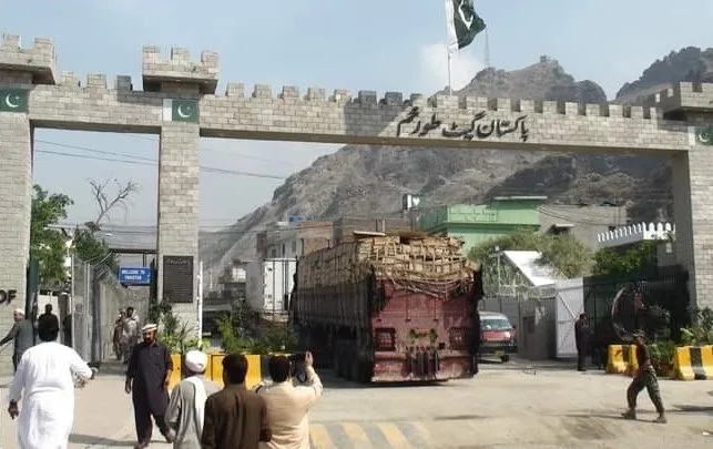 Torkham Border between Pakistan and Afghanistan Reopens After 25 Days