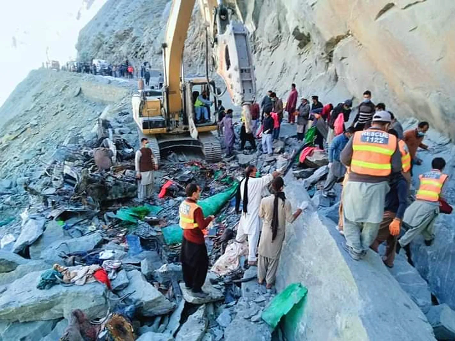 How Many Lives Were Lost Due to Floods and Landslides in Pakistan?