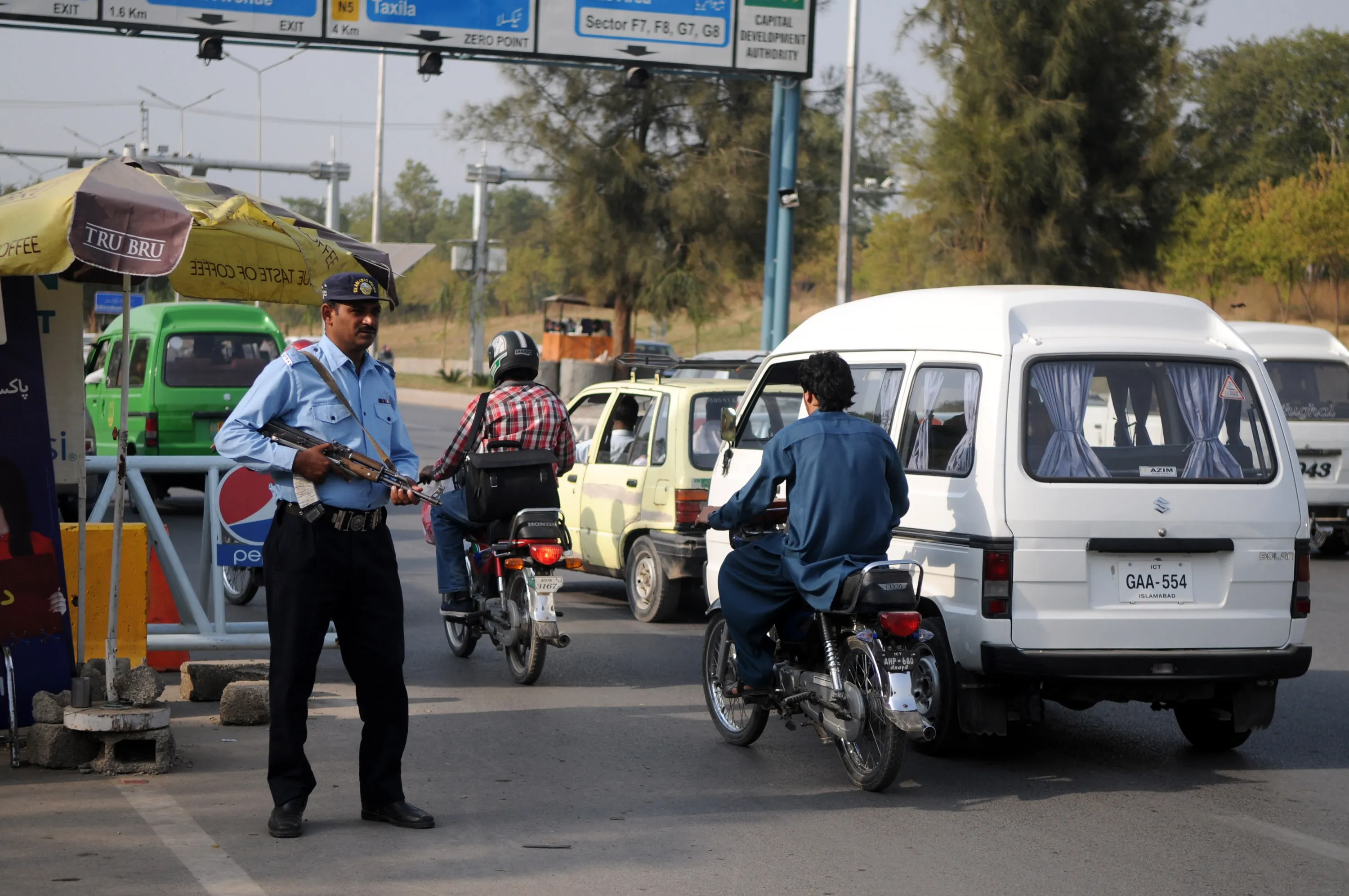 How Did Over 200 Prisoners Escape from Malir Jail in Karachi?