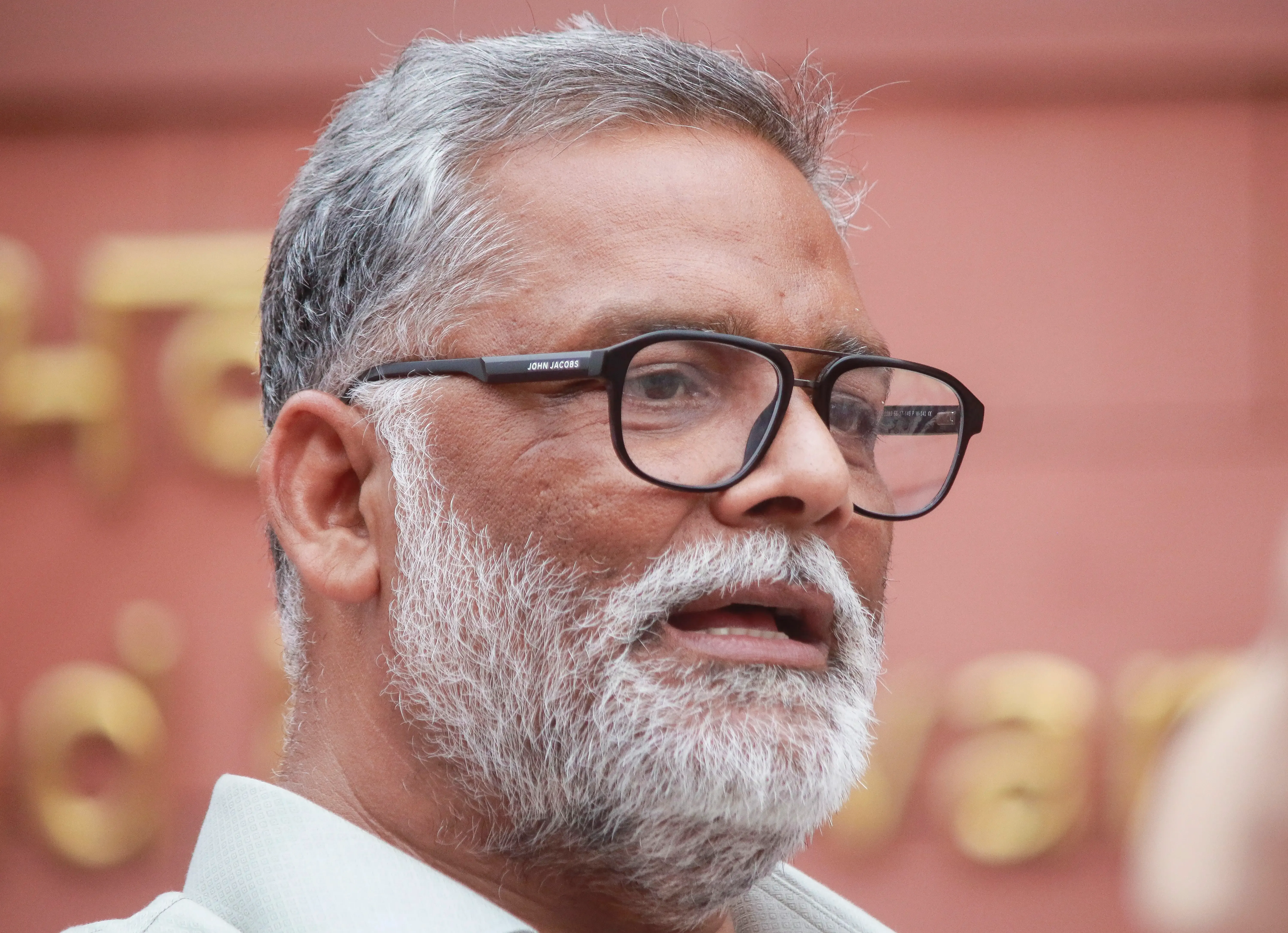 क्या पप्पू यादव ने कश्मीरियों का आभार व्यक्त किया और धर्मेंद्र यादव ने सेना की जीत की बात की?