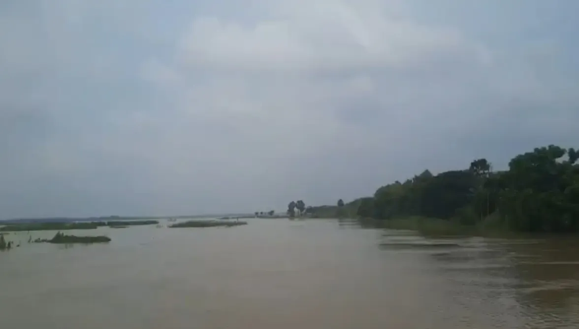 क्या पश्चिम बंगाल के पूर्व बर्धमान जिले में नदी का कटाव ग्रामीणों के लिए संकट बन गया है?