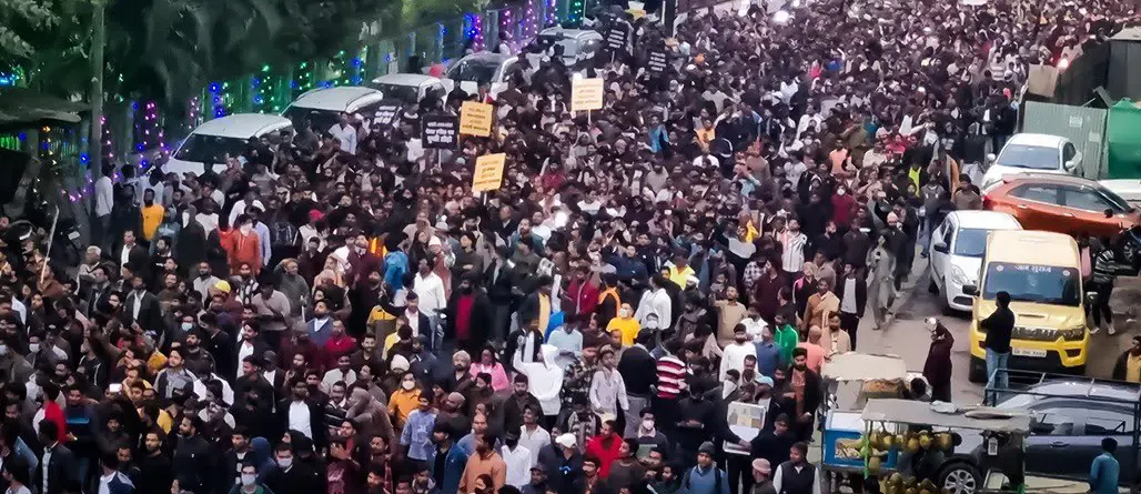 Patna Police Use Lathi-Charge and Water Cannons to Break Up BPSC Protest