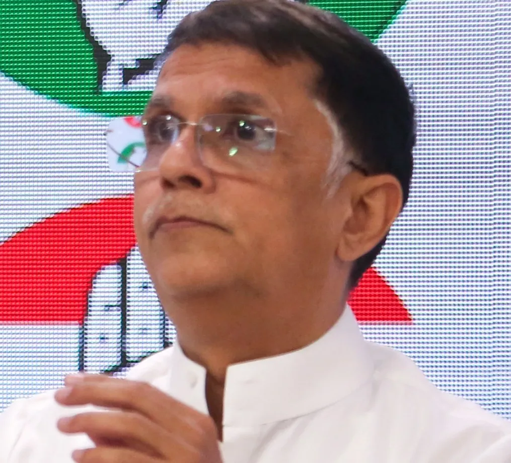 Is Pawan Khera's Repost of Udit Raj’s Attack on Tharoor a Strategic Intra-Party Message?