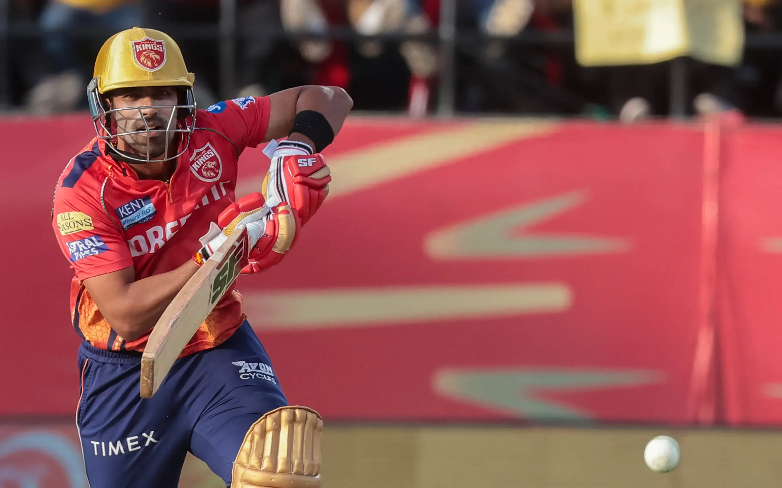 Shashank of PBKS Thrilled to Team Up with Aussie Allrounders Stoinis & Maxwell