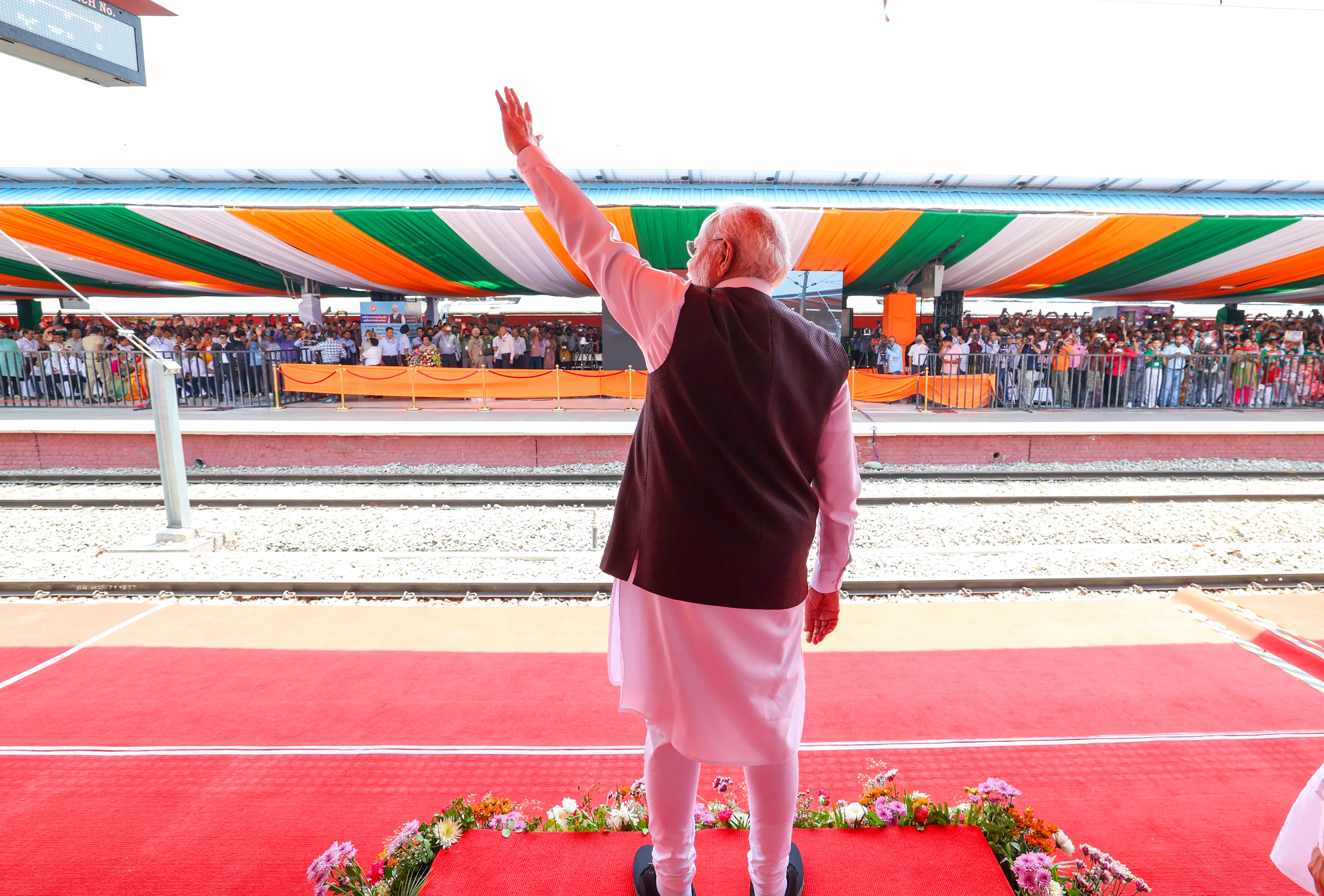 Why Are Residents of J&K Praising PM Modi for Development and Security?