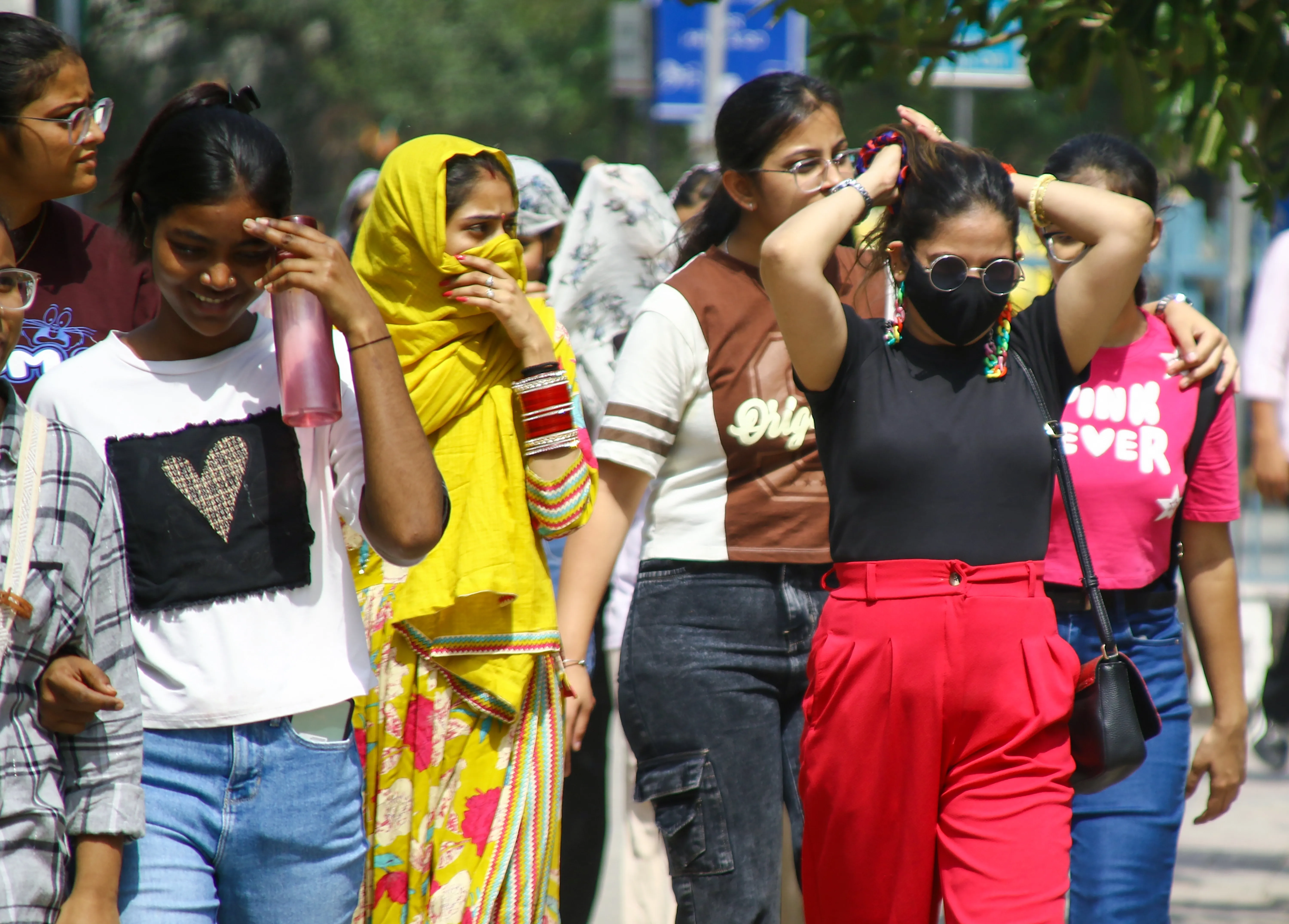 Is Delhi-NCR Facing an Unbearable Heatwave? IMD Issues 'Red Alert'