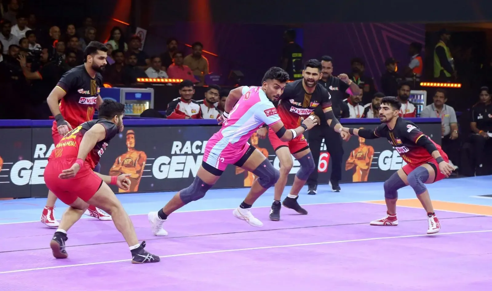 PKL Season 11: Arjun Deshwal's 17 Points Propel Jaipur Pink Panthers Towards Playoffs