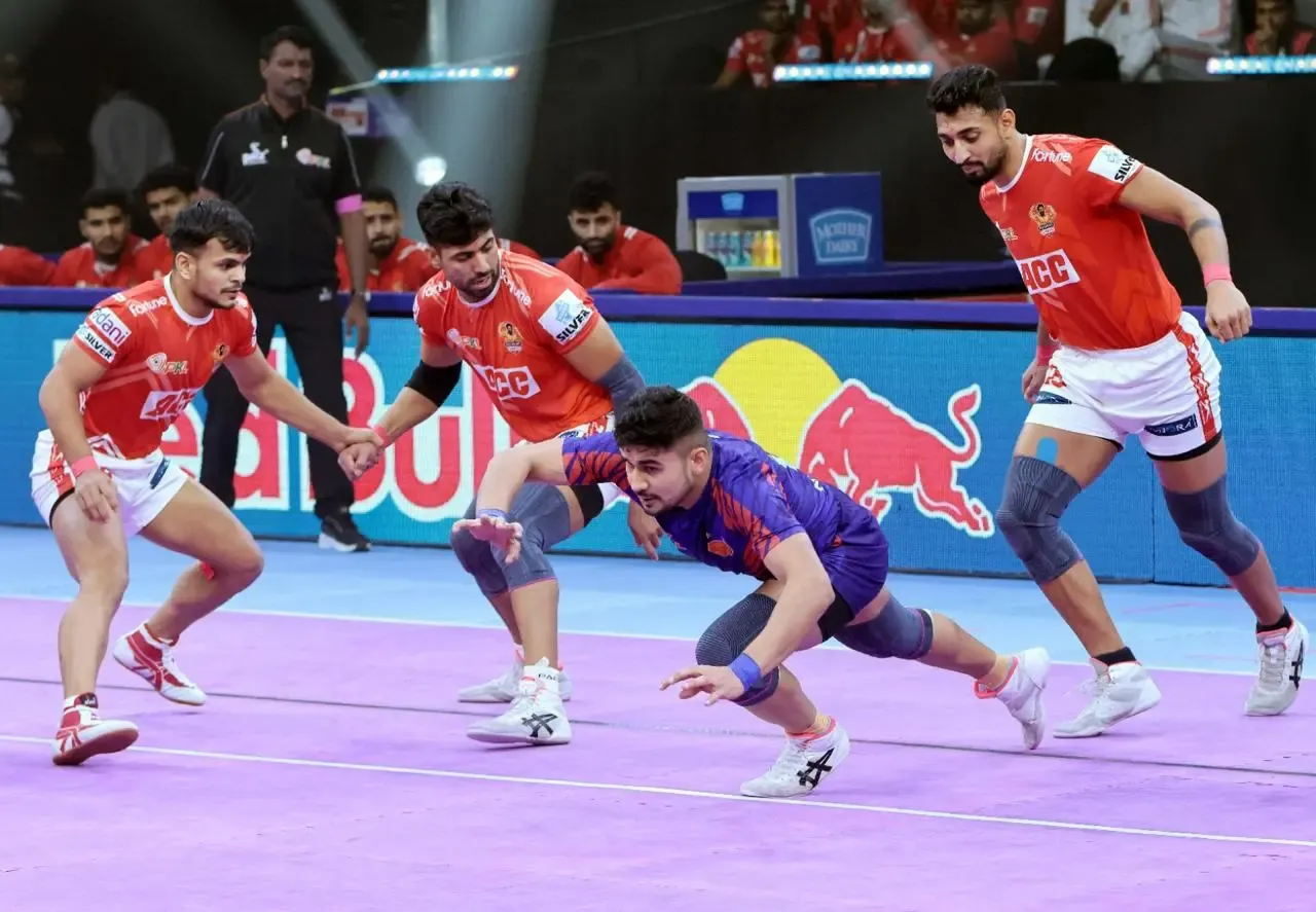 PKL Season 11: Dabang Delhi Secures 2nd Place with 14-Point Triumph over Gujarat Giants