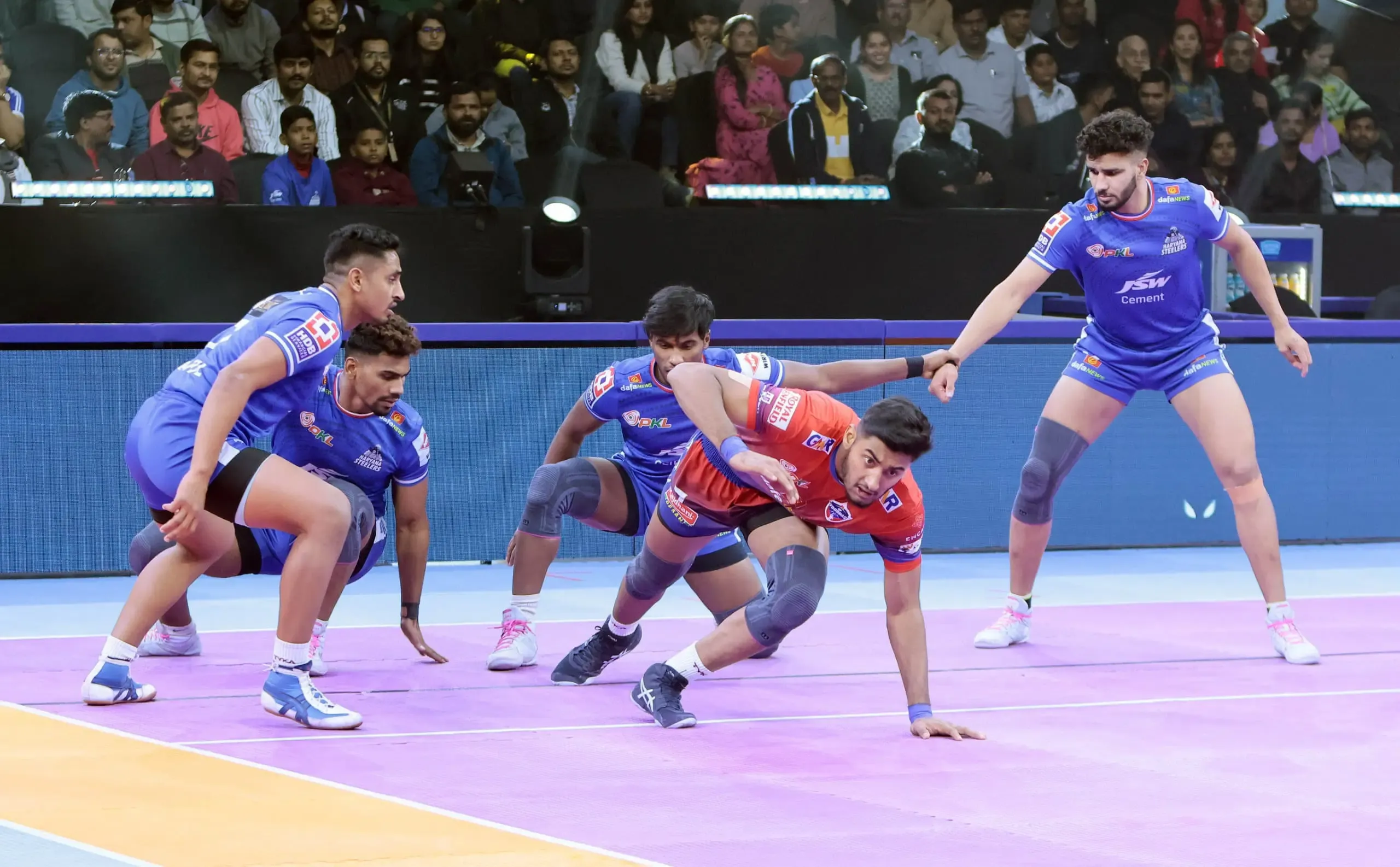 PKL 11: UP Yoddhas Overcome Top-Ranked Haryana Steelers, Move Closer to Playoffs
