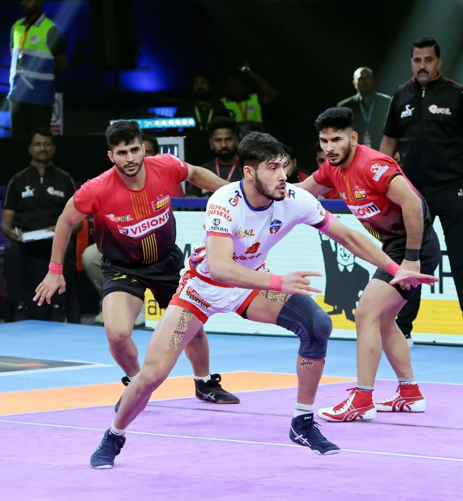 PKL 11: UP Yoddhas Clinch Third Position with Dominant Win Against Bengaluru Bulls