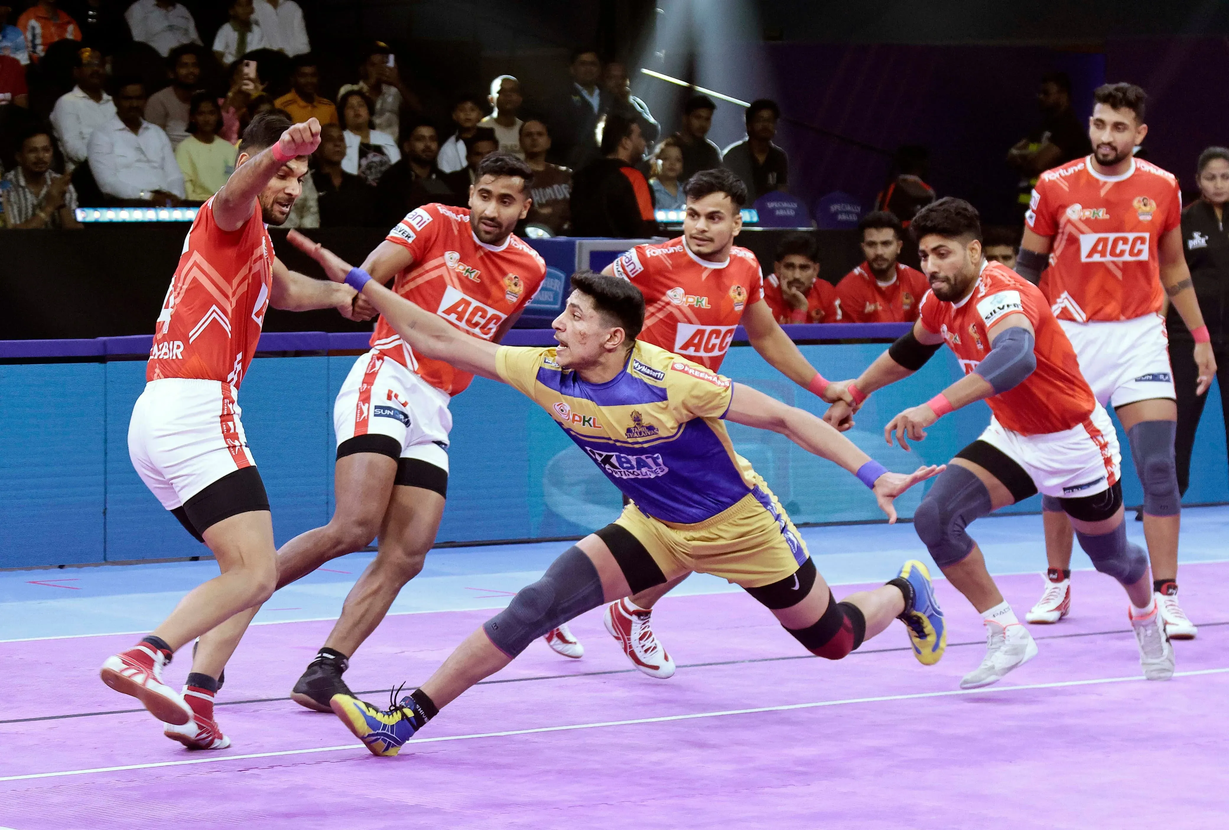 PKL Season 11: Dominant Tamil Thalaivas Defeat Gujarat Giants by 13 Points