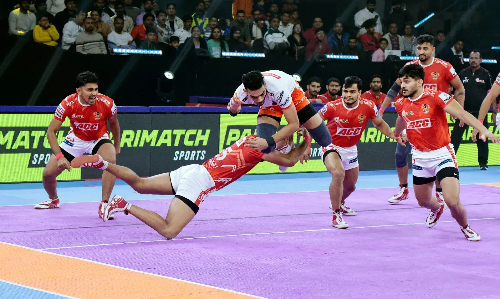 PKL Season 11: Puneri Paltan Secures Thrilling Last-Minute Victory Against Gujarat Giants, Ascends to 3rd Place
