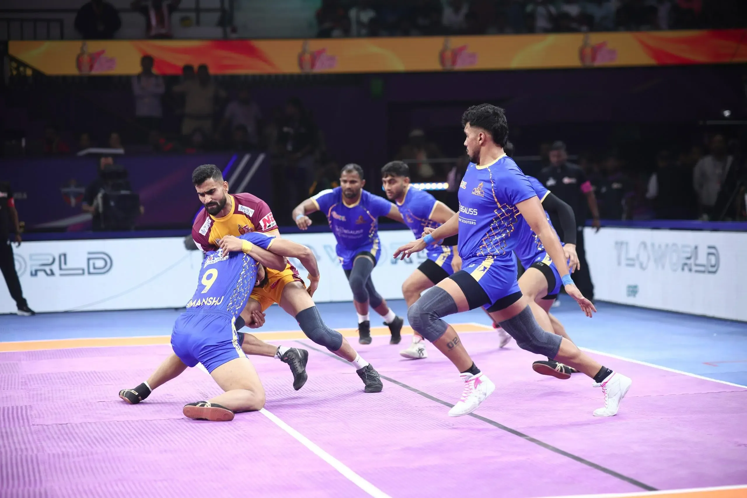 How Did Pawan and Arjun Lead Tamil Thalaivas to Victory Against Telugu Titans?