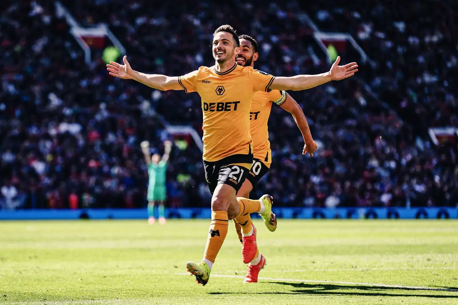 Sarabia's Stunning Free-Kick Secures Wolves' Historic Win Against Man United