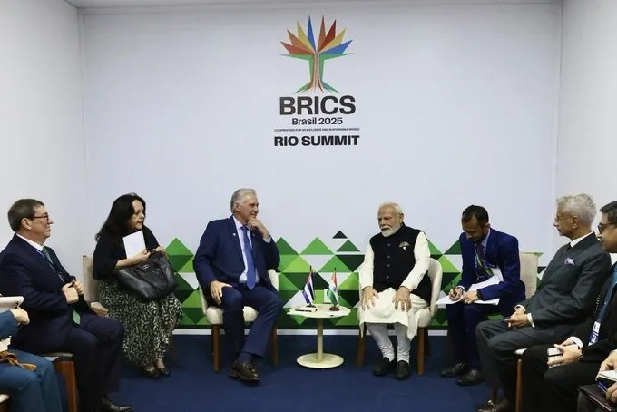 How did PM Modi commend Cuba's adoption of Ayurveda in its healthcare system?
