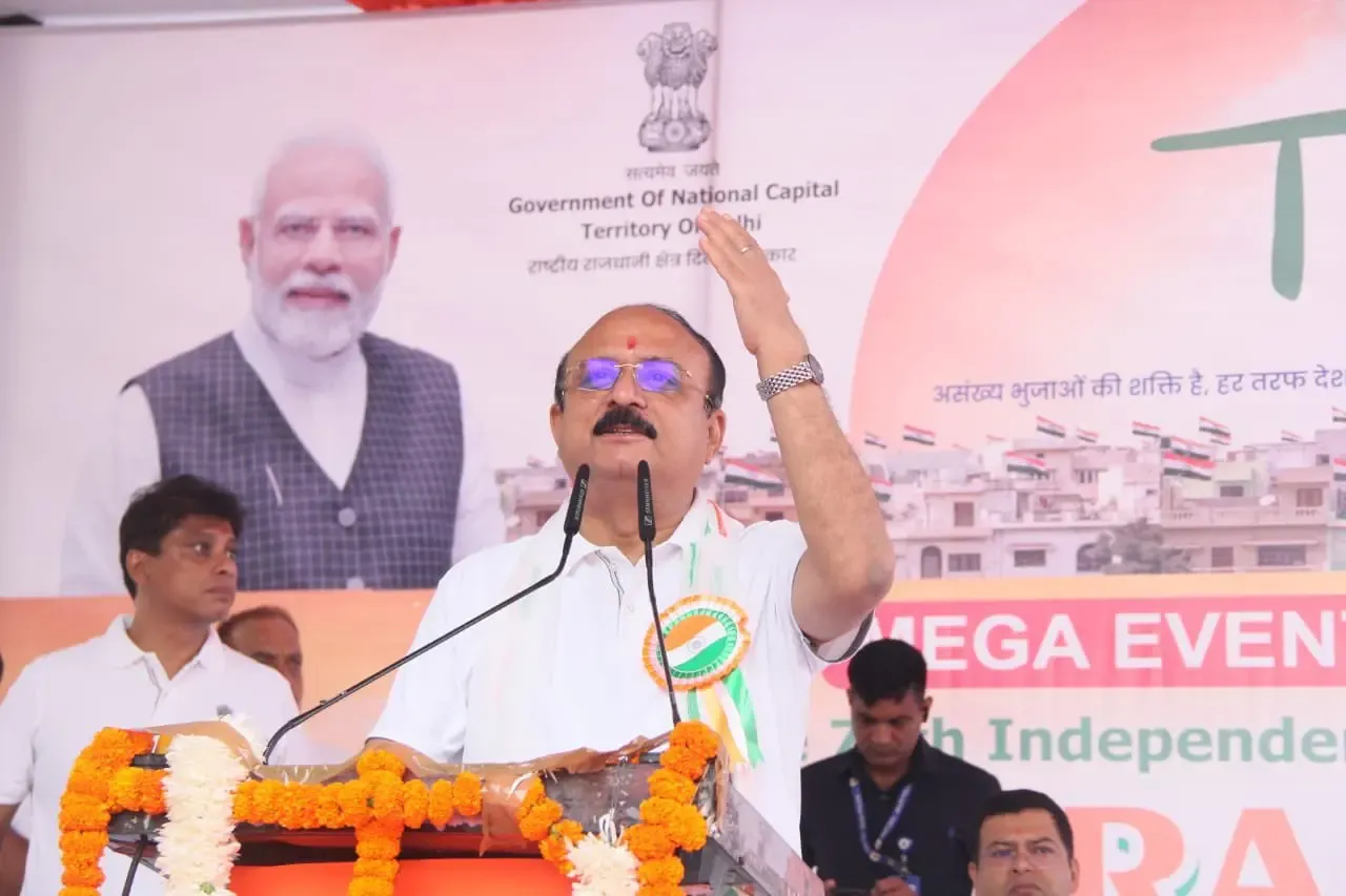 क्या पीएम मोदी और सीएम रेखा गुप्ता के आह्वान पर दिल्ली 'तिरंगामय' हो रही है?