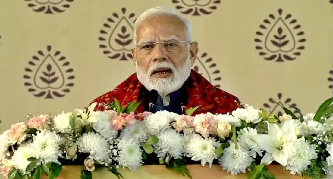 PM Modi Criticizes AAP as 'Kattar Beimaan', Claims Delhi is Suffering from 'AAPada'