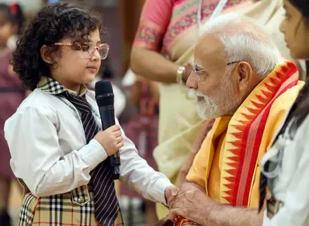 How Did PM Modi Celebrate Raksha Bandhan at 7 LKM?