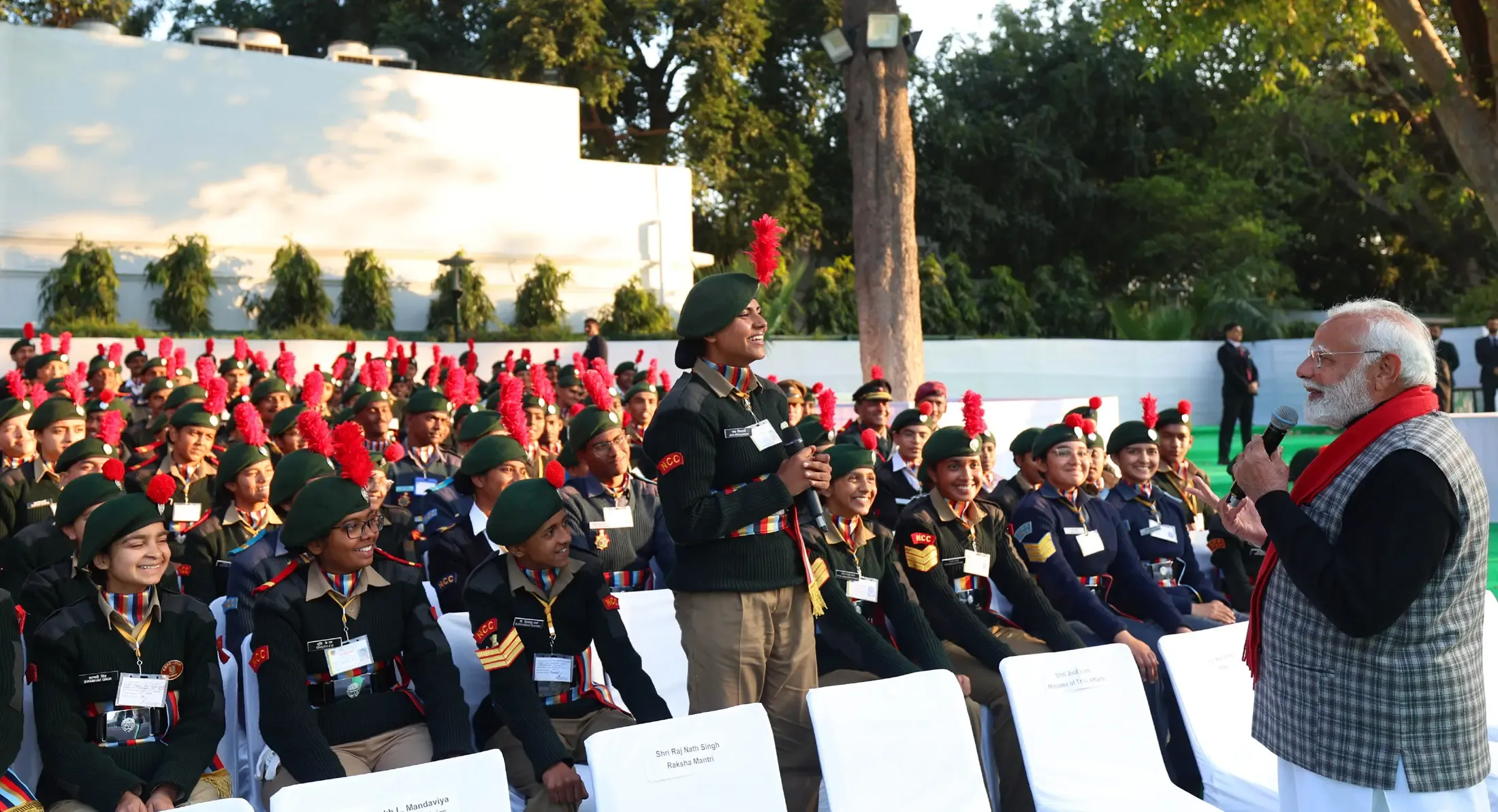PM Modi Inspires Republic Day Participants to Drive Social Change and Nation-Building