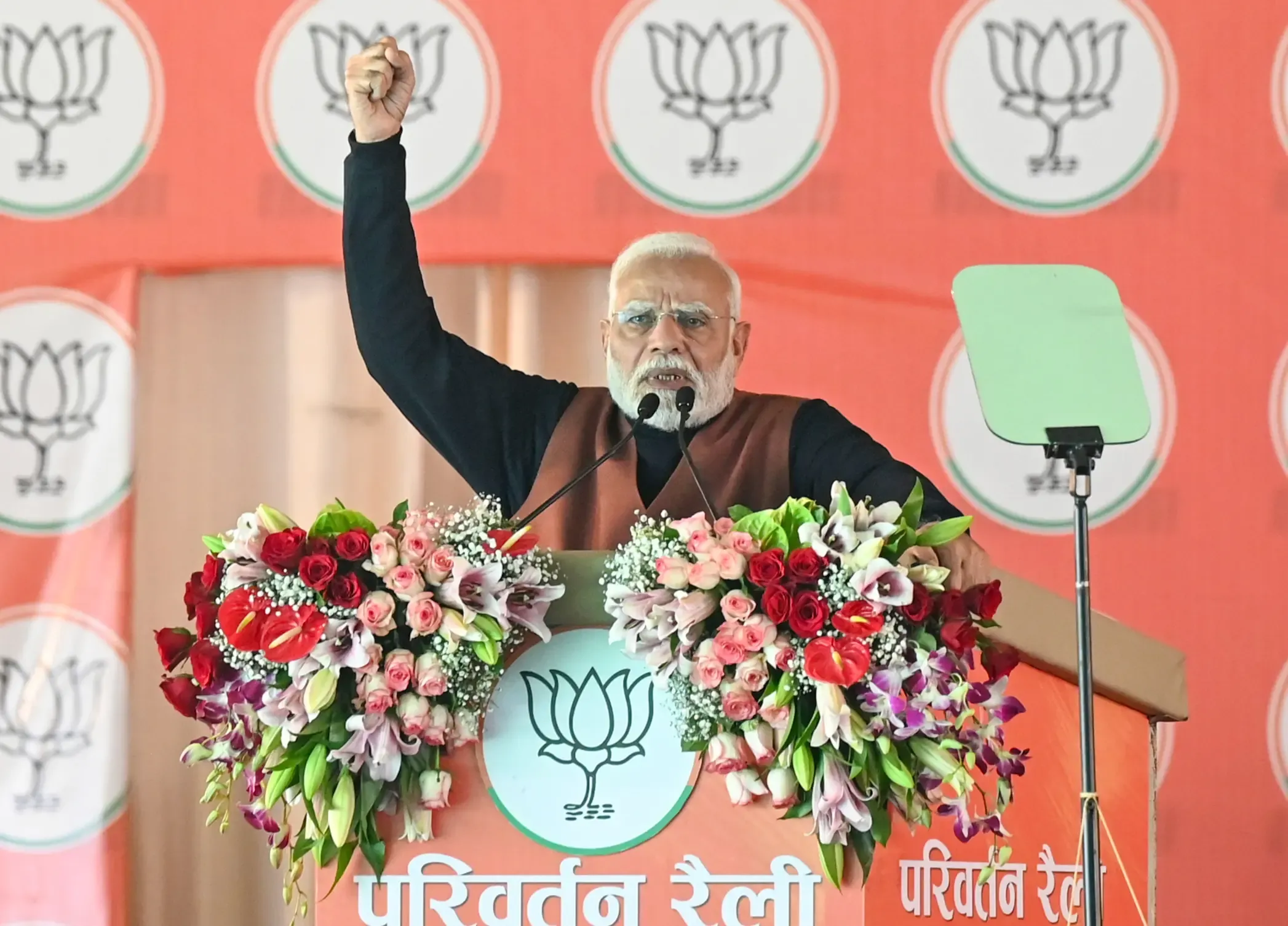PM Modi Promises Ongoing Free Welfare Initiatives in Delhi