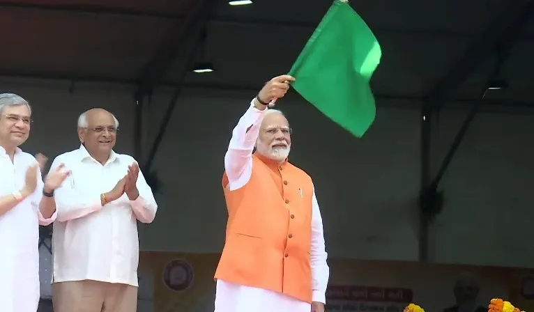 Did PM Modi Inaugurate a Loco Manufacturing Railway Workshop and Flag Off the First 'Made in Dahod' Electric Locomotive?