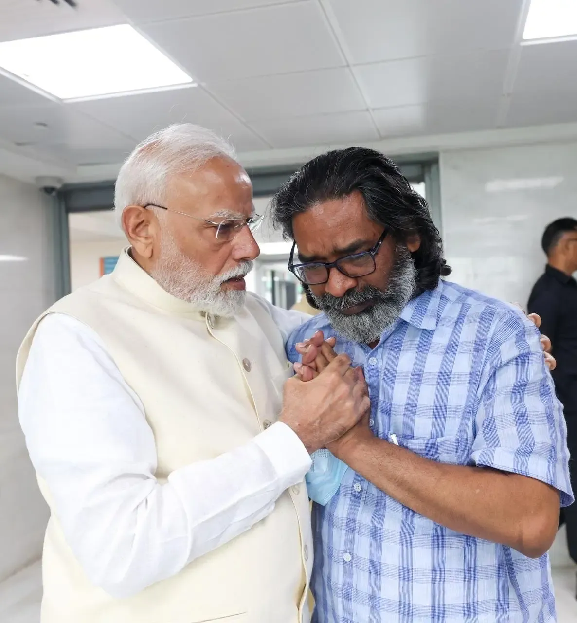 क्या पीएम मोदी ने गंगाराम अस्पताल जाकर शिबू सोरेन को श्रद्धांजलि दी?