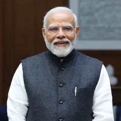 How did PM Modi receive a grand welcome in Thiruvananthapuram?