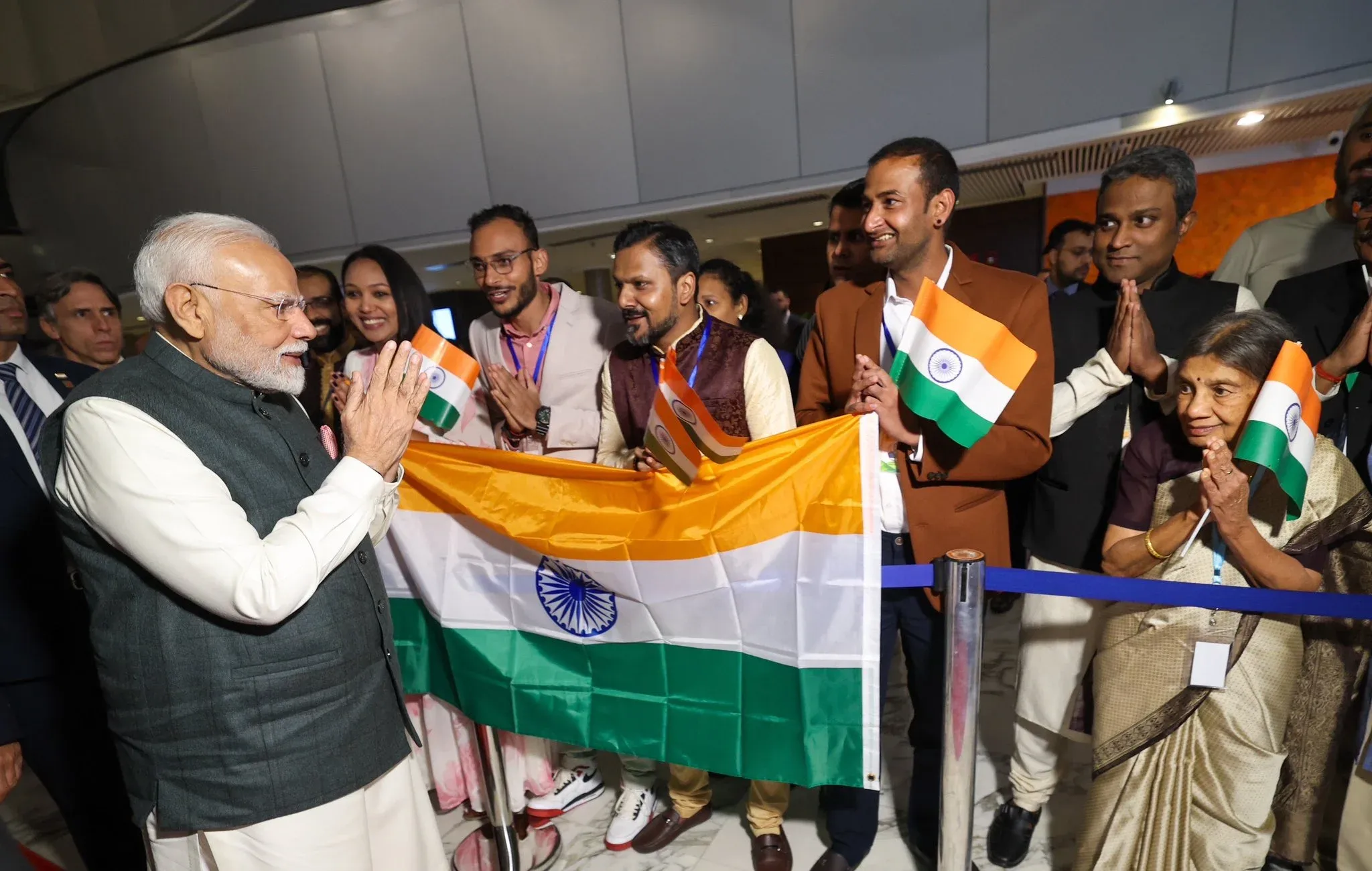 How was PM Modi welcomed by the Indian diaspora in Brasilia?