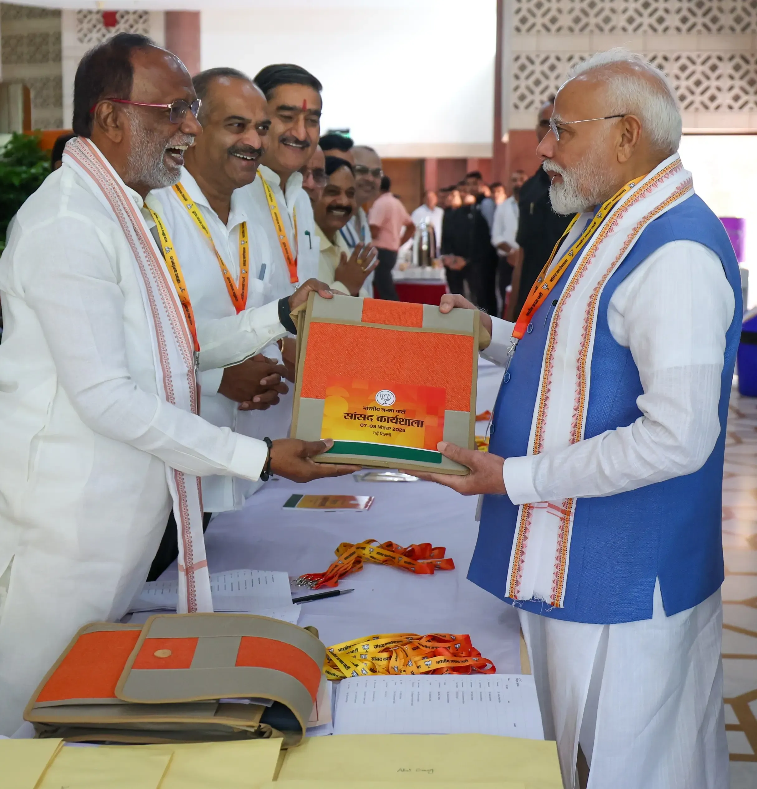 क्या सांसदों ने विभिन्न मुद्दों पर बहुमूल्य विचार साझा किए? पीएम मोदी ने क्या कहा?
