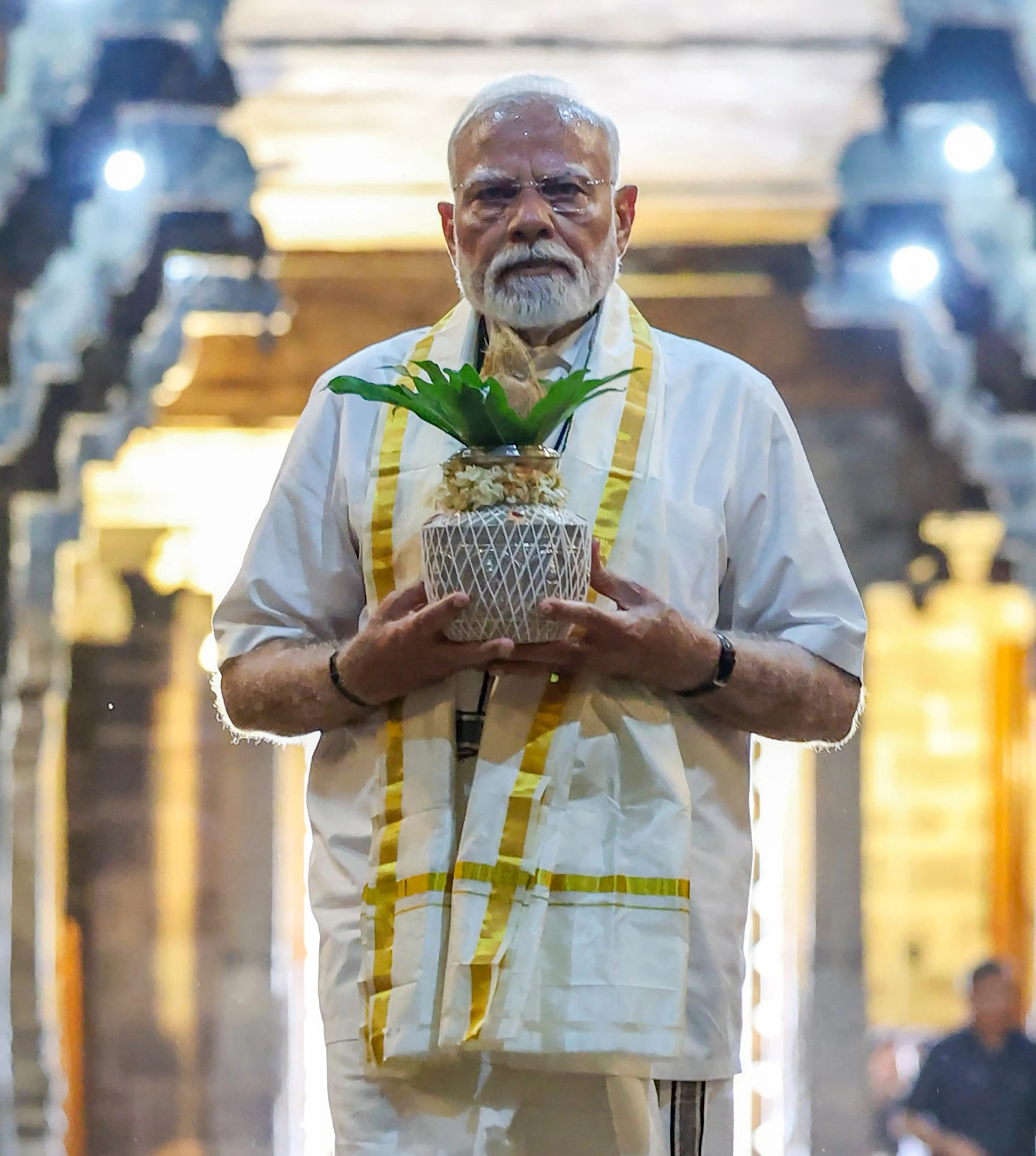 क्या प्रधानमंत्री मोदी ने तमिलनाडु के ऐतिहासिक चोलपुरम मंदिर में दौरा किया?