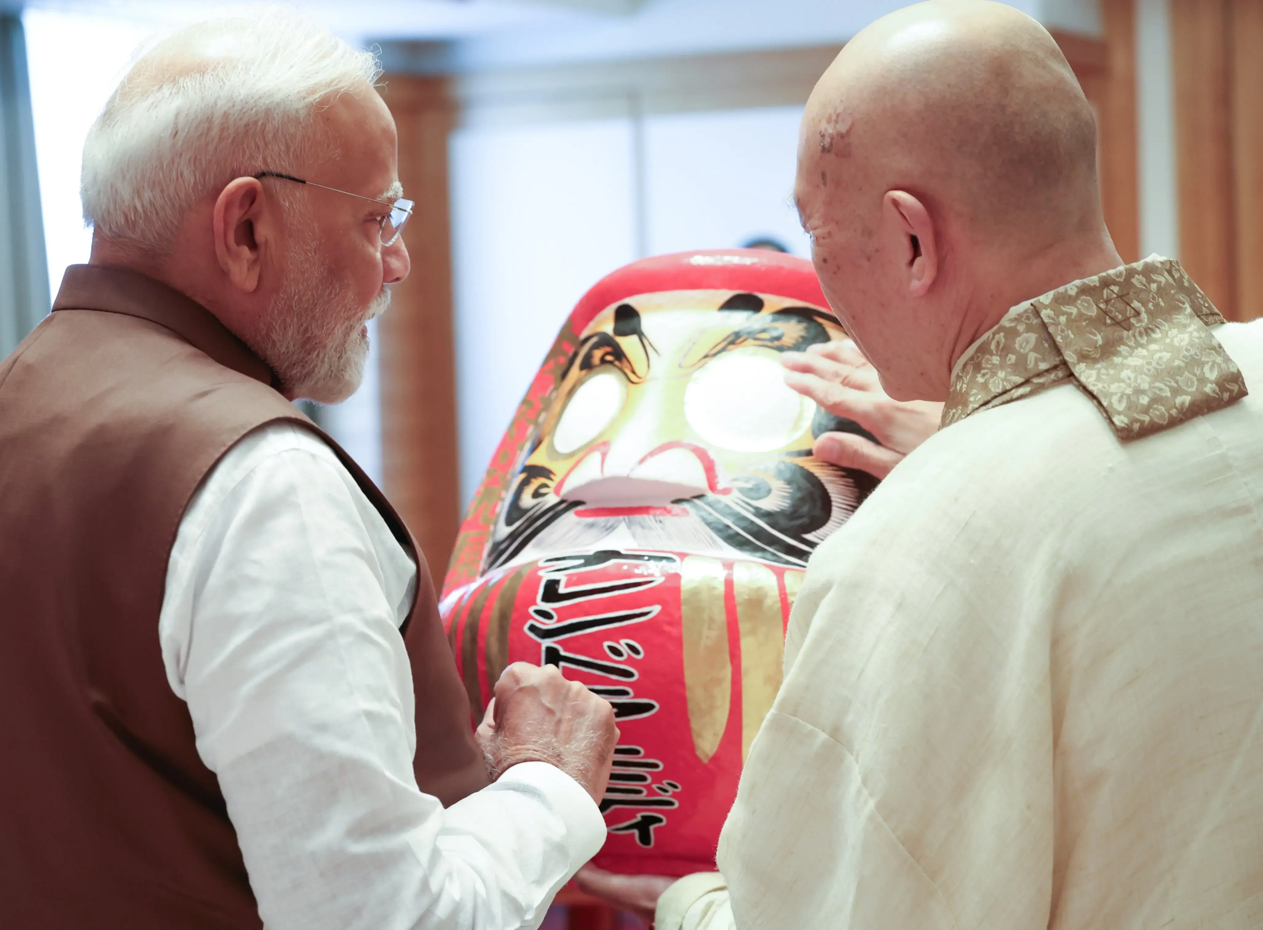 क्या प्रधानमंत्री मोदी ने 'दारुमा' गुड़िया गिफ्ट पर आभार जताया और भारत के साथ संबंधों को बताया गहरा?