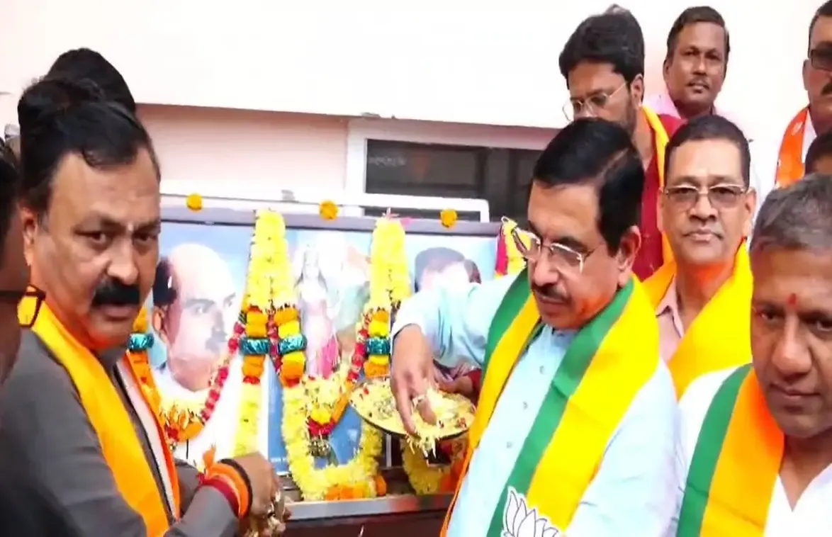 Pralhad Joshi to Initiate Janakrosh Yatra from CM Siddaramaiah’s Hometown Mysuru