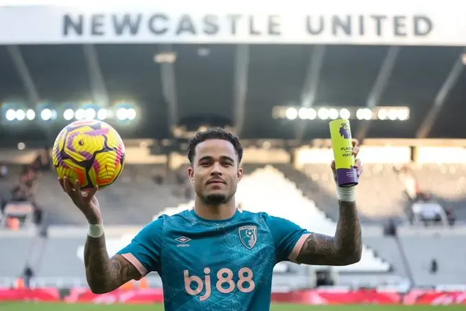 Premier League: Kluivert's Hat-Trick Thwarts Newcastle's Winning Streak