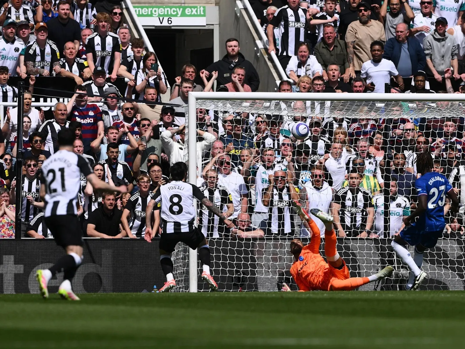 How Did Newcastle Utd Climb to Third Place with a 2-0 Win Against Chelsea?